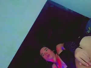 Cam4 Live Porn of valeriagirlsts