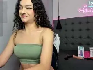 Camsoda Free Live Porn of scarletcherry18