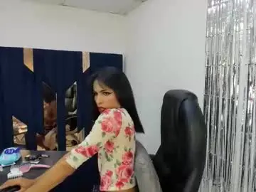 Chaturbate Live Sex Cam of aisha_hotts777