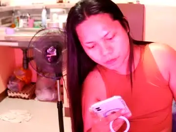 Chaturbate Live Sex Cam of asian_kweenv