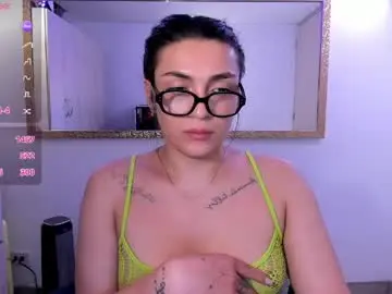 Chaturbate Live Sex Cam of _ericavanderhill_