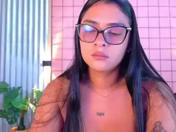 Chaturbate Nude Webcam of mensia_hernandez