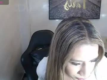 Chaturbate Live Sex Cam of evy_lux_v