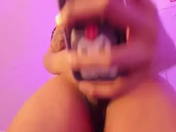 Chaturbate Live Sex Cam of lucyshen_