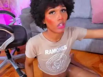 Chaturbate Nude Webcam of naomisaenz_