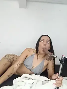 Stripchat Nude Webcam of MegannHills_