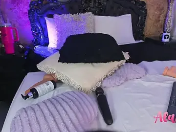 Stripchat Live Sex of alanna_blaze