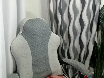 Stripchat Free Porn Cam of sweetiie_caren