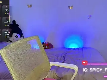 Stripchat Live Sex Cam of spicyferny