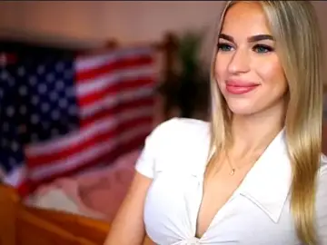 Stripchat Adult Webcam of Emilyvanroessel