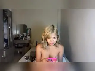 Xlovecam Sex Cam of YourBestGirlX